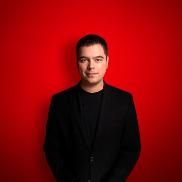 2026 steht vor der Tür – ein Jahr, das Weichen stellt. 

In Politik und Gesellschaft erleben wir zunehmend Rückschritte: Soziale Themen und Nachhaltigkeit werden von Rassismus, Kleinstaaterei und der Lobbyismus verdrängt. Selbst der Sozialstaat soll infrage gestellt werden!

Dafür werden Stimmen Laut die sich unter dem Mantel der "Technologieoffenheit" für Subventionsgräber wie Atomkraft und Braunkohle einsetzen. 

Diese Politik der Spaltung und Scheinlösungen dürfen wir nicht hinnehmen! 

Deshalb kandidiere ich am 6. September 2026 für den Landtag von Sachsen Anhalt unter Flagge der SPD. 

Solidarische Grüße 
Felix Giesa
Direktkandidat Wahlkreis 22 Köthen, Muldestausee, Raguhn-Jeßnitz und Südliches Anhalt.